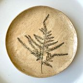 My project for course: Ceramics with Floral Imprints: Make Functional Tableware. Design, Accessor, Design, Arts, Crafts, Fine Arts, Ceramics, and DIY project by Noelia - 04.11.2023