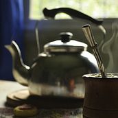  Infraordinario I: la bombilla del mate. Writing, Fiction Writing, and Creative Writing project by Luciana Flotts - 04.13.2023