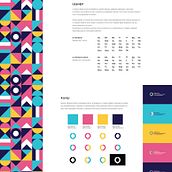 The logo for school: meaning: We are all different (like colors and shapes), but we are united by this place. Logo symbol - discussion in this place (location). Een project van  Ontwerp,  Br, ing en identiteit, Grafisch ontwerp y Logo-ontwerp van Zhanna Aksonova - 18.04.2023