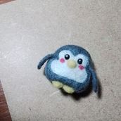 Meu projeto do curso: Criação de um Toy Art: técnica de feltragem com agulha. Character Design, Arts, Crafts, To, Design, Fiber Arts, Needle Felting, and Textile Design project by ari_fisica - 04.18.2023