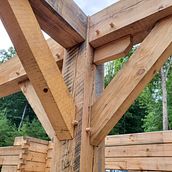Timber Frame North Carolina. Un progetto di Falegnameria  di Charles Byrd - 20.04.2023