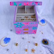 Joyero modificado- manare_decoracion. Advertising, Photograph, Marketing, Social Media, Mobile Photograph, Product Photograph, Mobile Marketing, Instagram, Instagram Photograph, Lifest, and le Photograph project by Arlena Romero - 04.20.2023