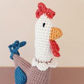 Meu projeto do curso: Amigurumis: confeccione personagens em 2D - Galo. Design, Artesanato, Design de brinquedos, Crochê, Tecido, e Design têxtil projeto de Patrícia Ferreira - 27.04.2023