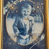 Mon projet du cours : Bluework : cyanotype et broderie. Traditional illustration, Arts, Crafts, Fine Arts, Paper Craft, Printing, Embroider, DIY, Textile Printing, and Textile Design project by lysnin - 04.28.2023