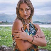 Mi proyecto del curso: Dirección de modelos para fotografía unas fotos que tome a una amiga aplicando un poco de lo mucho que aprendi en este curso de los mejores . Een project van Fotografie, Modefotografie, Portretfotografie y Studiofotografie van Arnold Arancibia Choque - 11.03.2023