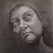 My project for course: Realistic Portraits Using Charcoal. Un projet de Illustration traditionnelle, Beaux Arts, Dessin, Dessin de portrait , et Dessin réaliste de Minna Paajanen - 30.04.2023