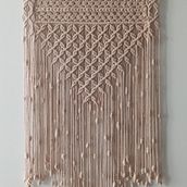 Mój projekt z kursu: Makrama: węzły podstawowe i złożone. Un proyecto de Diseño de complementos, Diseño de interiores, Decoración de interiores, Tejido, Macramé y Diseño textil de Bożena Trocka-Dąbrowa - 05.05.2023