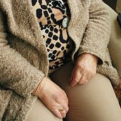 My project: loneliness because of old age (course intimate photography). Photograph, Portrait Photograph, Documentar, Photograph, Lifest, and le Photograph project by Jorijn van Vugt - 05.07.2023