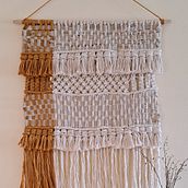 Meu projeto do curso: Introdução ao macramê: criação de um tapete decorativo. Accessor, Design, Arts, Crafts, Interior Design, Decoration, Fiber Arts, Macramé, and Textile Design project by susana monteiro - 05.16.2023