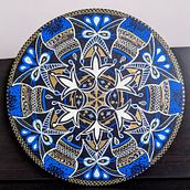 Painted Mandala from Lizzie Snow's Class. Un progetto di Pittura, Belle arti e Design di lizzytroisi - 05.04.2023