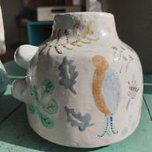 Mi proyecto del curso: Iniciación a la creación de cerámica con estampados coloridos. Un projet de Illustration traditionnelle, Création d'accessoires, Artisanat, Beaux Arts , et Céramique de paula_t_a - 23.05.2023