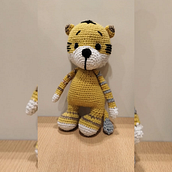 Mi tigresito. Arts, Crafts, Fiber Arts, Art To, s, Creating with Kids, Crochet, and Amigurumi project by mica_acu_94 - 05.28.2023