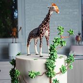 Mi proyecto del curso: Modelado con chocolate: crea toppers de animales. Design, and DIY project by Carla Arcienega Tejerina - 05.30.2023