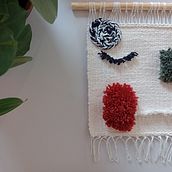Meu projeto do curso: Design de tapeçaria artesanal com texturas em relevo. Accessor, Design, Arts, Crafts, Decoration, Interior Decoration, Fiber Arts, Weaving, and Textile Design project by Débora Gonçalves - 05.25.2023