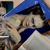 Mi proyecto del curso: Retratos realistas a lápiz: luz, sombra y proporción. Traditional illustration, Fine Arts, Sketching, Pencil Drawing, Drawing, Portrait Drawing, Realistic Drawing, Artistic Drawing, and Figure Drawing project by danireth_diaz - 06.07.2023
