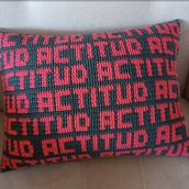 ACTITUD. Design de acessórios, Pattern Design, Tecido, Crochê, e Design têxtil projeto de Maite Hernández - 10.06.2023