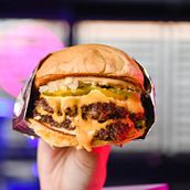 Video para Real Burger . % Dulcy Rincón Castillo tarafından hazırlanan Reklamcılık, Görsel-İşitsel Prodüksi, on, Ve Video projesi - 03.29.2023