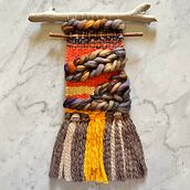 Il mio progetto del corso: Introduzione al tessuto su telaio. Accessor, Design, Decoration, Fiber Arts, Weaving, and Textile Design project by Federica Ammendola - 06.15.2023
