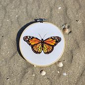 The monarch butterfly. Arts, and Crafts project by Marta Sladeckova - 06.15.2023