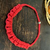 Il mio progetto del corso: Gioielli in corda per principianti: crea le tue collane. Arts, Crafts, Jewelr, Design, Macramé, and Textile Design project by anettdj - 06.15.2023