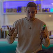 Riccioli . Een project van  Contentmarketing,  Ontwerp, Traditionele illustratie,  Reclame,  Muziek, Fotografie,  Art direction,  Br, ing en identiteit, Auto-ontwerp, Creatieve consultanc, Evenementen, Stor y telling van Bryan Ramos T - 15.06.2023