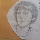 Mi proyecto del curso: Retrato realista con lápiz de grafito. Un progetto di Illustrazione tradizionale, Belle arti, Bozzetti, Disegno a matita, Disegno, Disegno di ritratti, Disegno realistico, Disegno artistico e Disegno anatomico di Mariana Carrascal - 16.06.2023