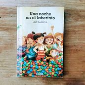 Novela infantil "Una noche en el laberinto". Children's Literature project by Ave Barrera - 06.20.2023