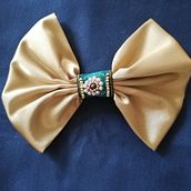 Il mio progetto del corso: Ricamo con perline: crea accessori per capelli. Arts, Crafts, Jewelr, Design, Fashion Design, Embroider, and DIY project by ritarel45 - 06.22.2023