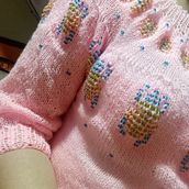 Mi proyecto del curso: Diseño y tejido de punto con mostacillas de colores Ein Projekt aus dem Bereich Erweiterungsentwicklung, Weben, Stricken und Textildesign von jeguzch - 26.06.2023