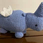 My project for course: Amigurumi Design and Creation. Projekt z dziedziny Craft, Projektowanie zabawek,  Tkactwo, DIY, Sz, dełkowanie, Amigurumi, Wzornictwo tekst i liów użytkownika rebecatoraya_1 - 26.06.2023