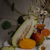 My project for course: Still-Life Photography: Create Dark and Moody Images. Un progetto di Fotografia di prodotti, Fotografia artistica e Fotografia gastronomica di Celeste Duffy - 29.06.2023