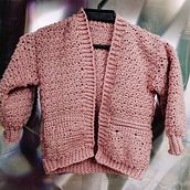 Mi proyecto del curso: Crochet: diseña y teje prendas de estilo romántico. Fashion Design, Fiber Arts, DIY, Crochet, and Textile Design project by Jonattan Lopez - 06.30.2023