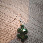 Mi proyecto del curso: Diseño de joyería en resina. Un projet de Création d'accessoires, Artisanat, Design de bijoux , et DIY de noilynoses_a - 03.07.2023