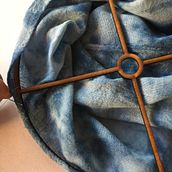 Proyecto LUM / conjunto de pantallas textiles para luminarias: teñidas y costuradas a mano. Design, Arts, Crafts, Industrial Design, Sewing, Textile Design, Textile D, and eing project by KOTÓ Ensayos textiles - 07.03.2023