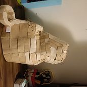 Mi proyecto del curso: Esculturas de cartón para principiantes. Character Design, Arts, Crafts, Fine Arts, and Sculpture project by ap3xdrrcty3_1 - 07.07.2023