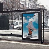 Cartel publicitario Nike + Mockup. Graphic Design, Advertising, Editorial Design, Product Design, and Shoe Design project by Claudia del Puerto Luque - 05.02.2023