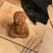 Mon projet du cours : Création de personnages en céramique : couleurs et textures. Character Design, Arts, Crafts, Fine Arts, Sculpture, and Ceramics project by mariannick - 07.10.2023