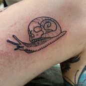 1st tattoo on my own leg. Un progetto di Design di adam34039 - 13.07.2023