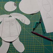 Mi proyecto del curso: Diseño y  confección de peluches . % detalles_riobueno tarafından hazırlanan Karakter Tasarımı, Sanat ve El Sanatları, Oyuncak Tasarımı, Dikiş, Ve Kalıpçılık ve Elbise Dikimi projesi - 07.17.2023