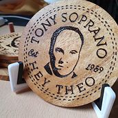 Commissioned Wooden Coasters Ein Projekt aus dem Bereich Design, Traditionelle Illustration, Skizzenentwurf, Tischlerei und Möbeldesign und - bau von David Guy - 20.07.2023