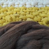 Mi proyecto del curso: Tejido XXL: El arte de tejer en gran formato. Accessor, Design, Fashion Design, Fiber Arts, DIY, and Knitting project by Virginia Cakic - 07.23.2023