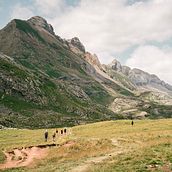 Summer in the Shadow of Giants. Photograph, Outdoor Photograph, Documentar, and Photograph project by Corentin Barrial - 07.25.2023