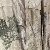 Mein Abschlussprojekt für den Kurs: Botanischer Druck auf Stoff und Papier. Projekt z dziedziny Craft, Projektowanie mod, DIY, Farbowanie tkanin, Druk tekst, ln, Wzornictwo tekst i liów użytkownika Christina Lange - 27.07.2023