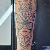 Tatuaje botánico con puntillismo. Un proyecto de Ilustración tradicional, Diseño de tatuajes e Ilustración botánica de hernandezsantanaborja - 10.05.2023