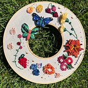 Meu projeto do curso: Bordado com relevo em duplo bastidor. Embroider, and Textile Design project by Catia Portuense - 07.26.2023