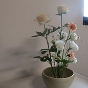 My project for course: Floral Arrangement Design with Seasonal Blooms. Decoration, Floral, Plant Design, Interior Design, L, scape Architecture, and DIY project by Yi Ru Wei - 07.31.2023