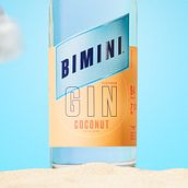 Bimini Coconut Gin. Un proyecto de Fotografía, Dirección de arte, Escenografía, Fotografía gastronómica, Diseño de producto y Fotografía publicitaria de Zeke Franco - 04.08.2023