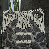 Mi proyecto del curso: Bordado XL con aguja mágica. Un proyecto de Bordado, Decoración de interiores, Punch needle y Diseño textil de mariposa_1526 - 26.07.2023