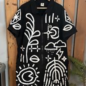 My project for course: Introduction to Hand-Painting on Clothing. Arts, Crafts, Painting, DIY, Upc, cling, and Textile Design project by Emie Yourd - 08.08.2023