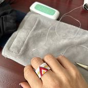 Mi proyecto del curso: Diseño de accesorios con cuentas: teje patrones elegantes. Un progetto di Design di accessori, Artigianato, Design di gioielli e Fiber Art di MARIANA GARCIA MALDONADO - 08.08.2023